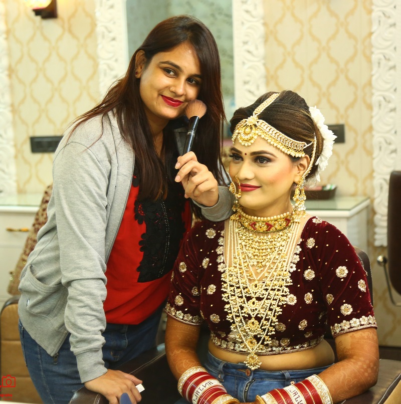 Best Makeup Artist, Beauty Parlor Near Me, Makeup Studio in Meerut